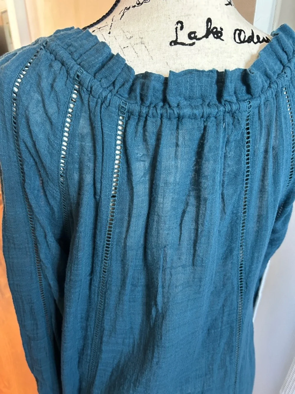 Sundance Teal Tunic Top, Generous Size Medium. - Picture 6 of 6